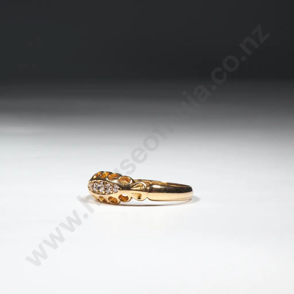 Antique 18ct Gold Diamond Ring w Crisp English Hallmarks Image 1++