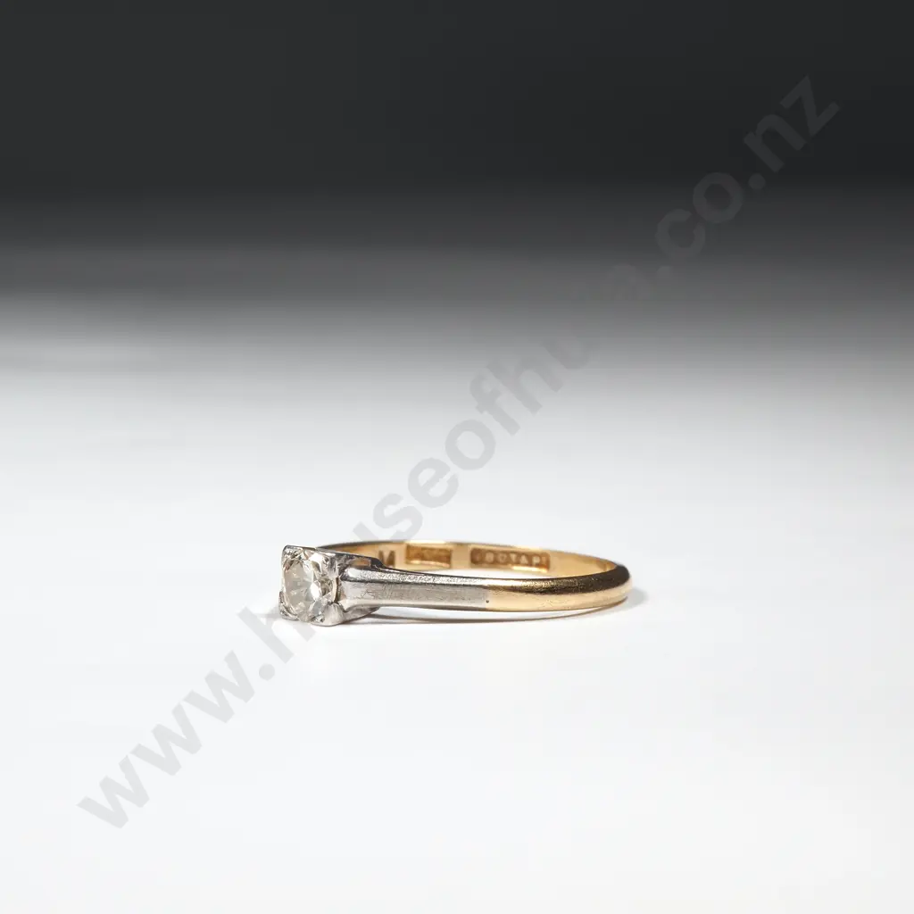 Solitaire Gold/Platinum Diamond Ring. Image 1++