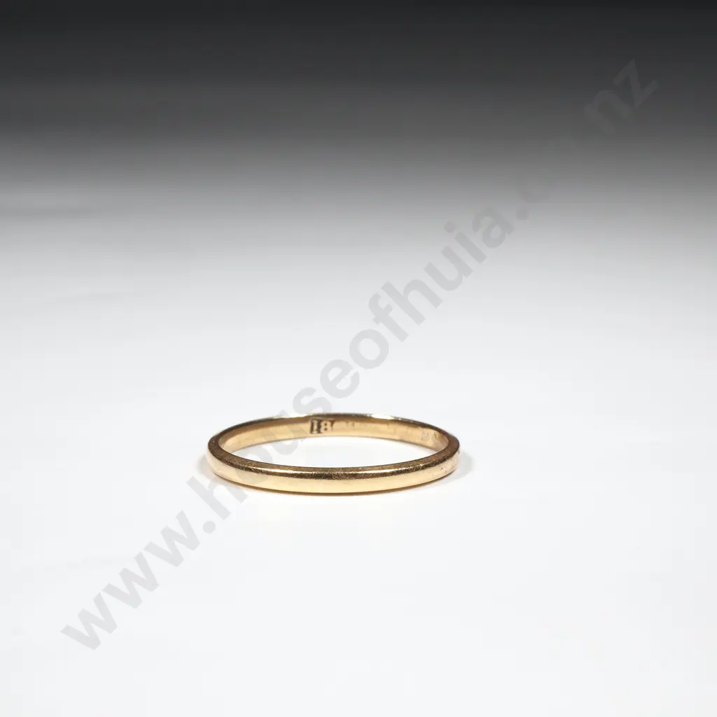 Antique 18ct Gold Wedding Band Image 1++