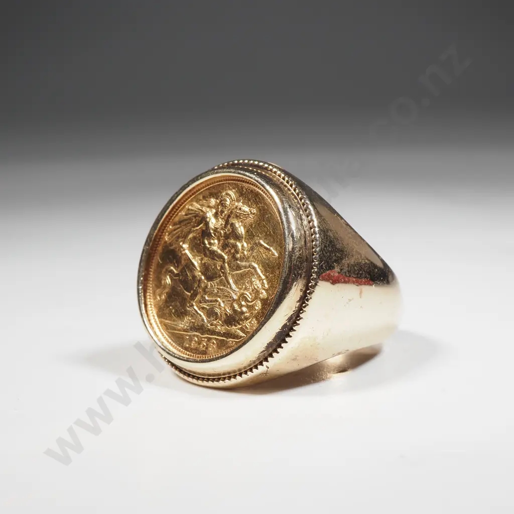 1958 Full Gold Sovereign Ring in Substantial 9ct Gold Mount Image 1++