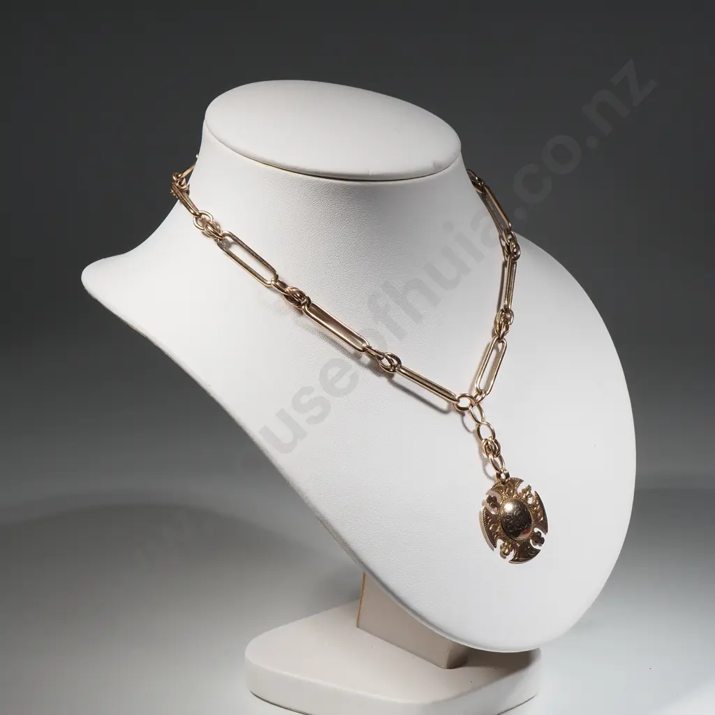 9ct Gold Fob Rail LInk Watch Chain & Fob. Image 1++