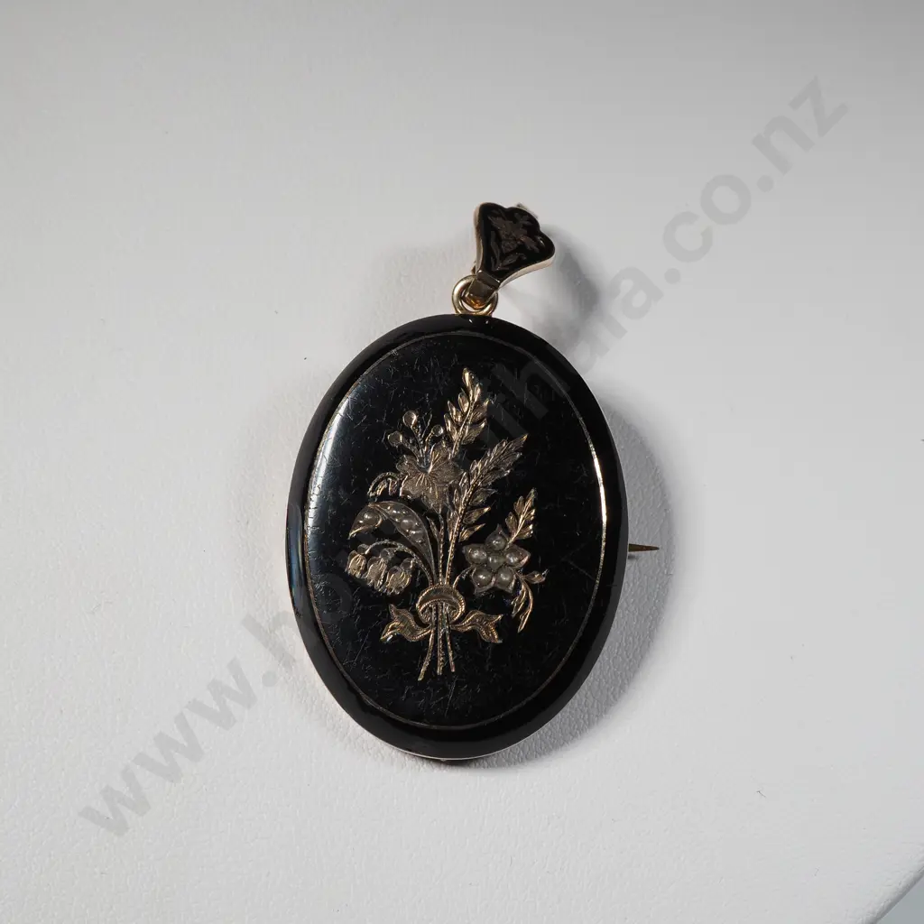 Victorian 9ct Gold & Enamel Locket Image 1++