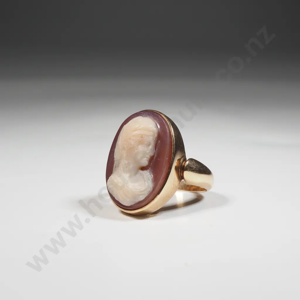 Antique 15ct Gold Cameo Ring Image 1++