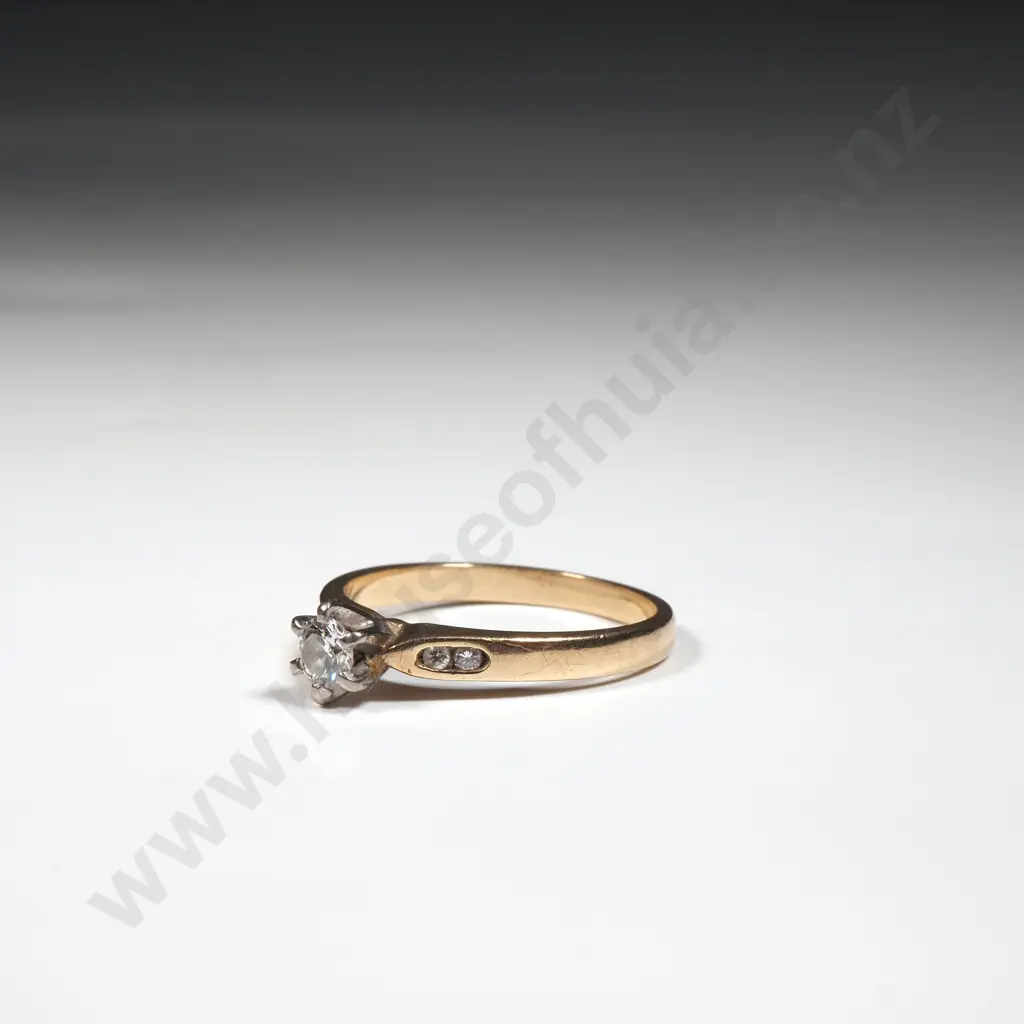 9ct Gold Solitaire Diamond Ring Image 1++