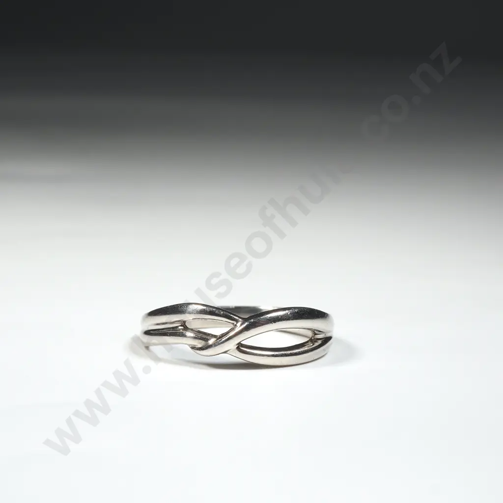 Decorative Platinum Ring Image 1++
