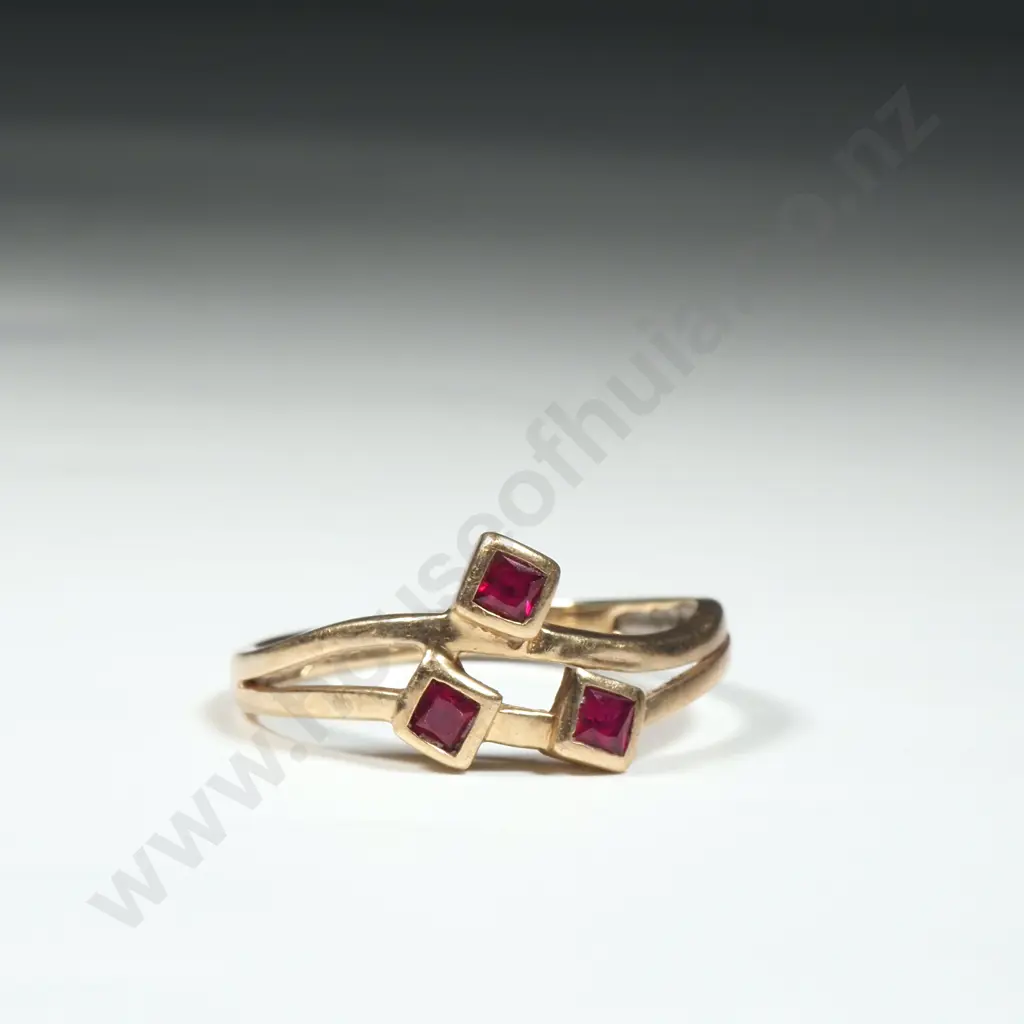10ct Gold Red Gem Ring Image 1++