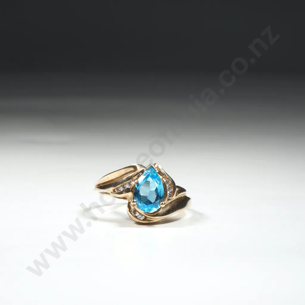 10ct Gold Blue & White Gem Ring Image 1++