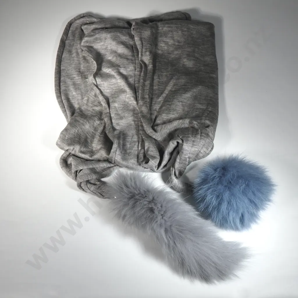 MAX MARA Cashmere Scarf w Detachable Baubles Image 1++