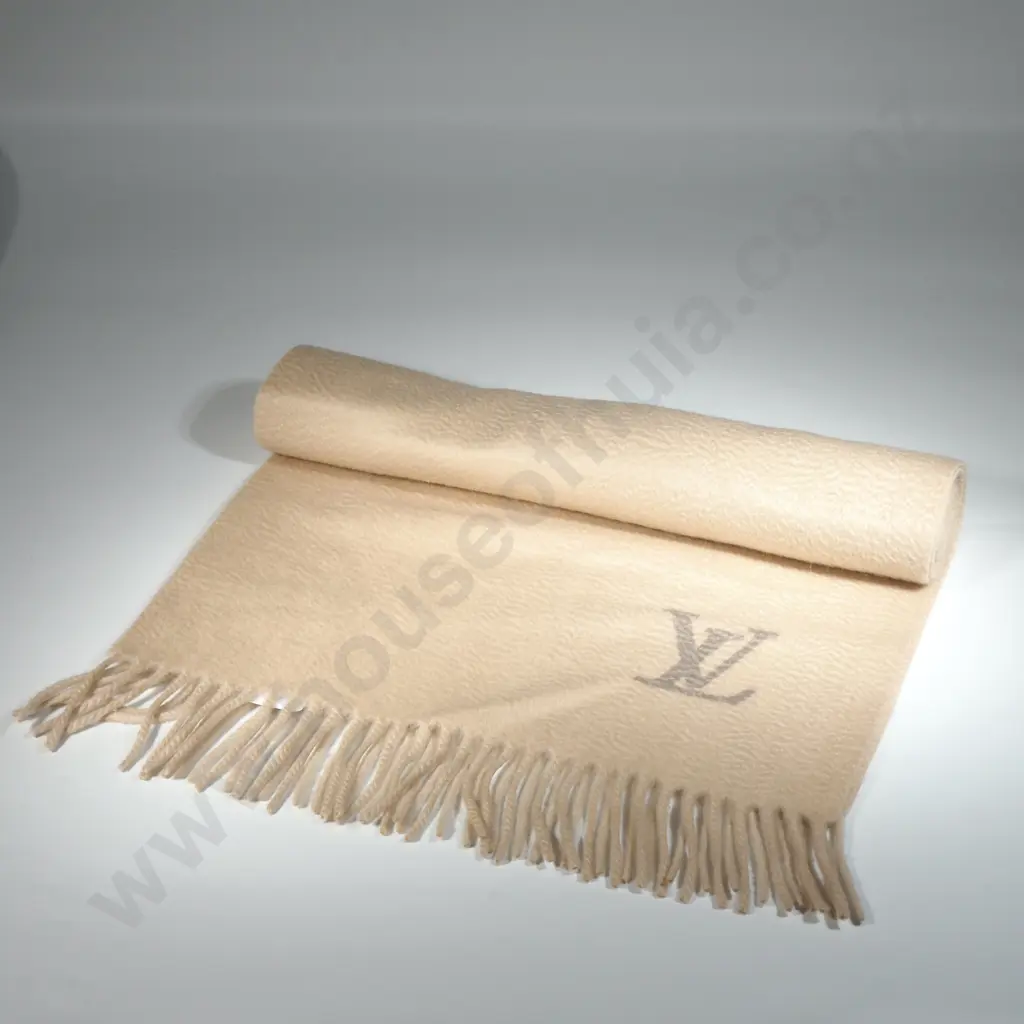 LOUIS VUITTON Beige Cashmere Scarf Image 1++