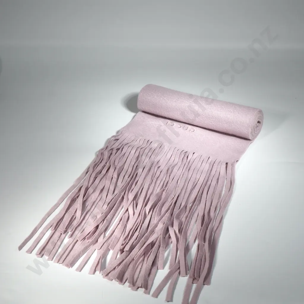 GUCCI Fringe Scarf Lilac Image 1++