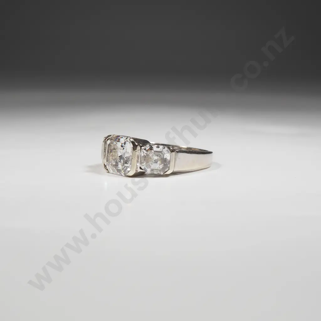 Substantial 14ct White Gold CZ Ring Image 1++