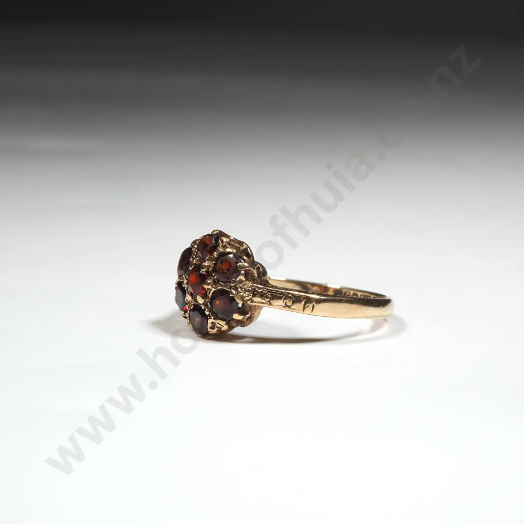 9ct Gold Garnet Ring w English Hallmarks Image 1++