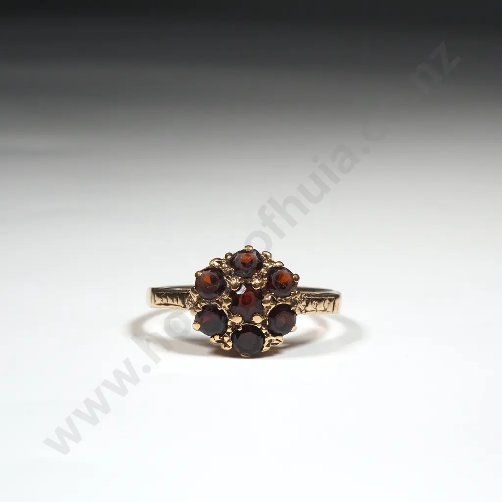 9ct Gold Garnet Ring w English Hallmarks Image 1++