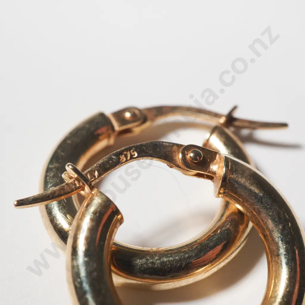 9ct Gold Huggie Earrings Image 1++