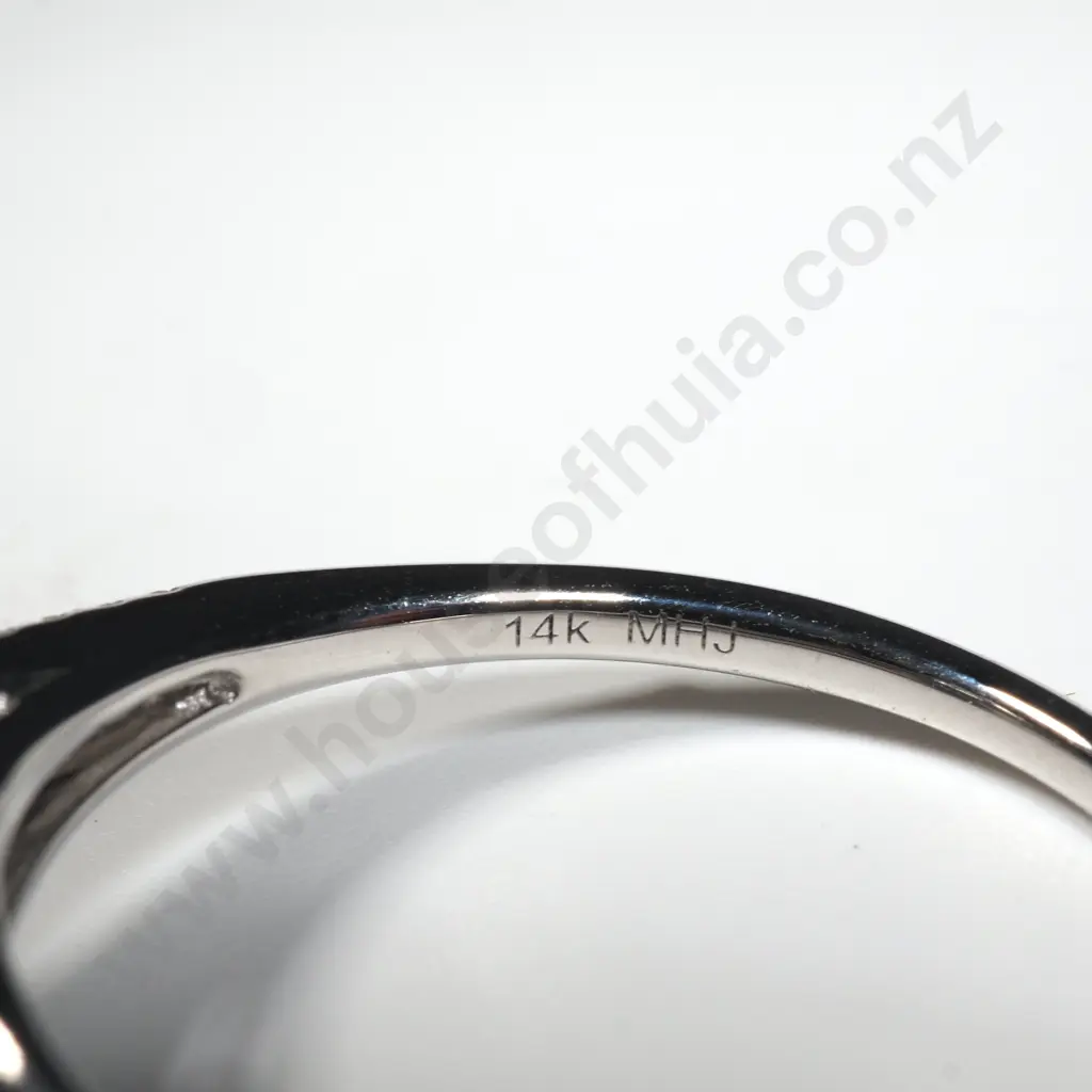 14ct White Gold Michael Hill Diamond & Emerald Ring Image 1++