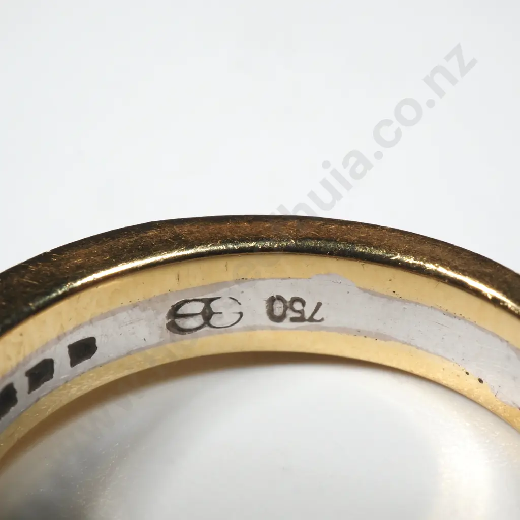 18ct Gold & Substantial Diamond Ring Image 1++