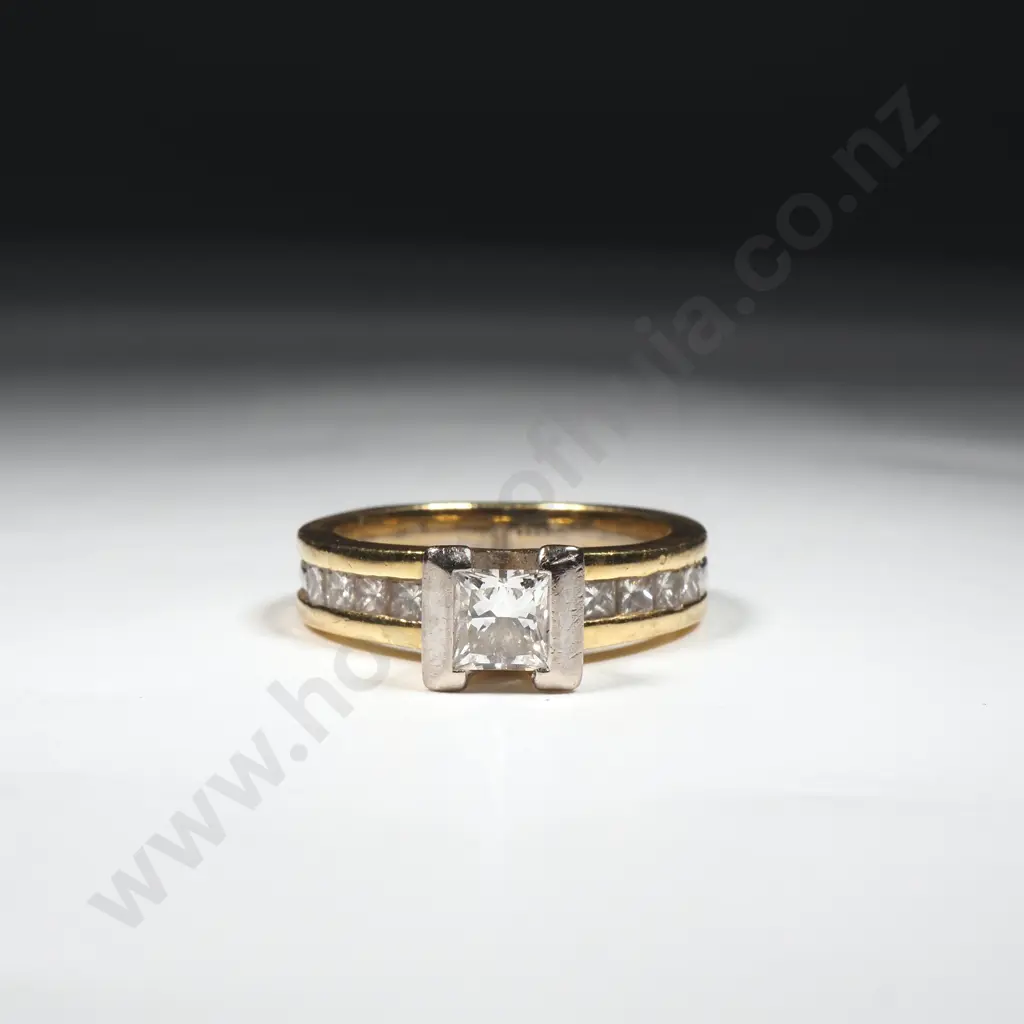 18ct Gold & Substantial Diamond Ring Image 1++