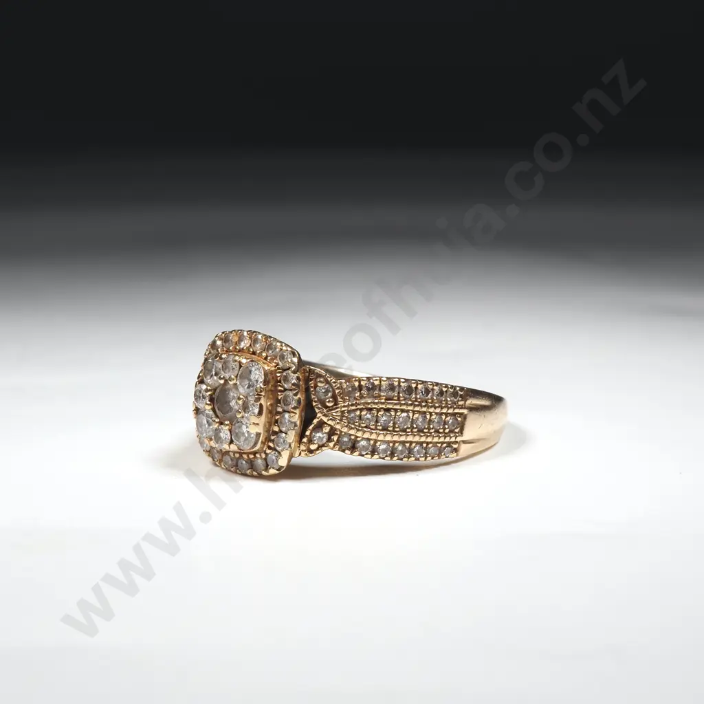 Sparkly 10ct Gold 1ct Diamond Ring Image 1++