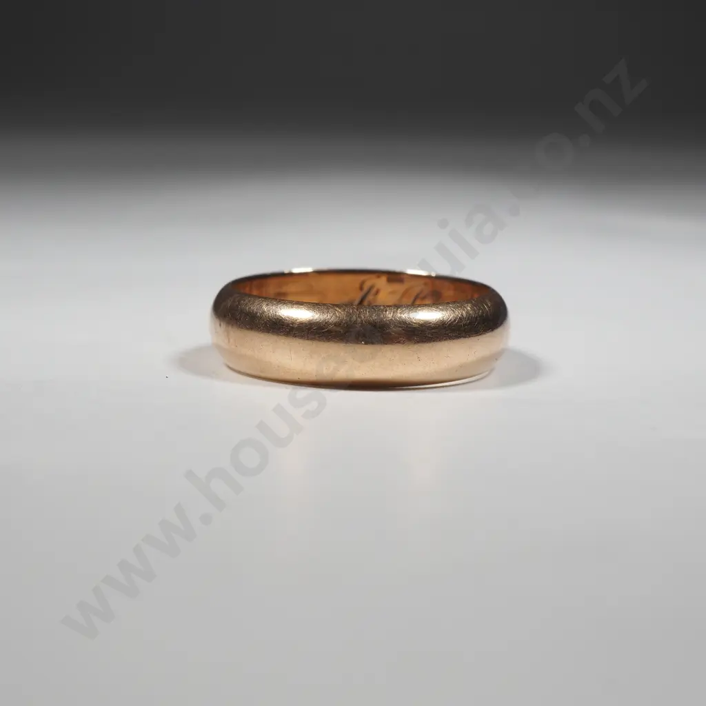Antique 15ct Gold Wedding Band Image 1++