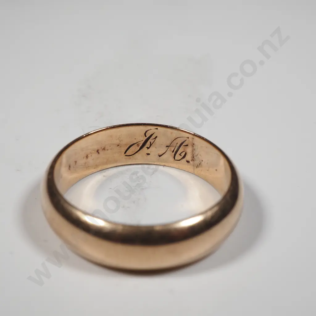 Antique 15ct Gold Wedding Band Image 1++