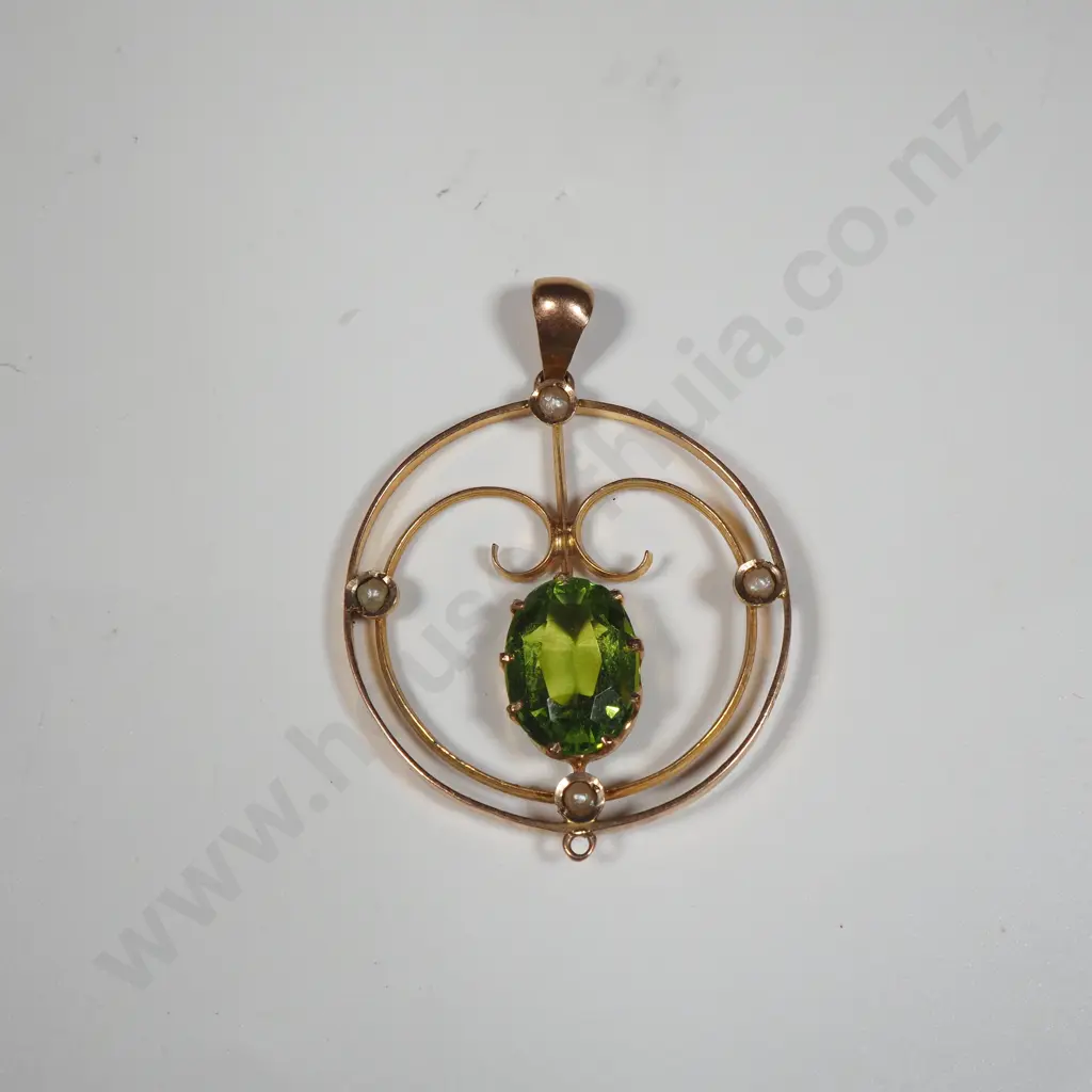 Edwardian 9ct Gold & Green Gem Pendant Image 1++