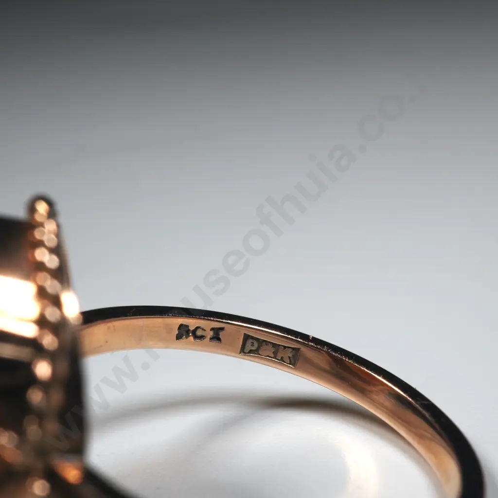 9ct Gold & Cameo Ring Image 1++