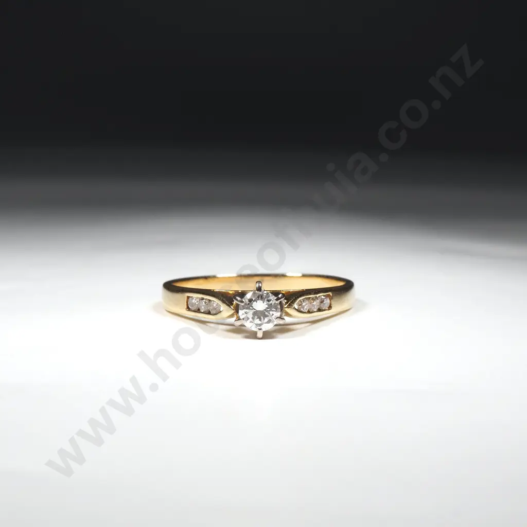 18ct Yellow Gold & White Gold Solitaire Diamond Ring - Evaluation $3,790 Image 1++