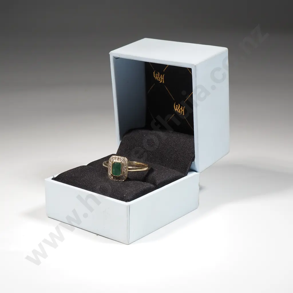 9ct Gold Emerald & Diamond Ring Image 1++