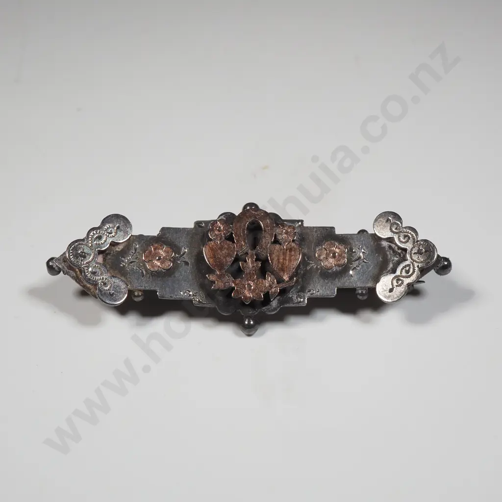 Edwardian Sterling Silver & Gold Brooch wGold Flowers & A Horseshoe Flanked with Hearts In A Vintage Stewart Dawsons Box Image 1++