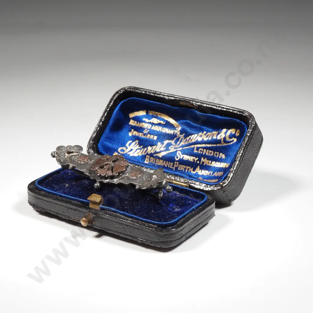 Edwardian Sterling Silver & Gold Brooch wGold Flowers & A Horseshoe Flanked with Hearts In A Vintage Stewart Dawsons Box Image 1++