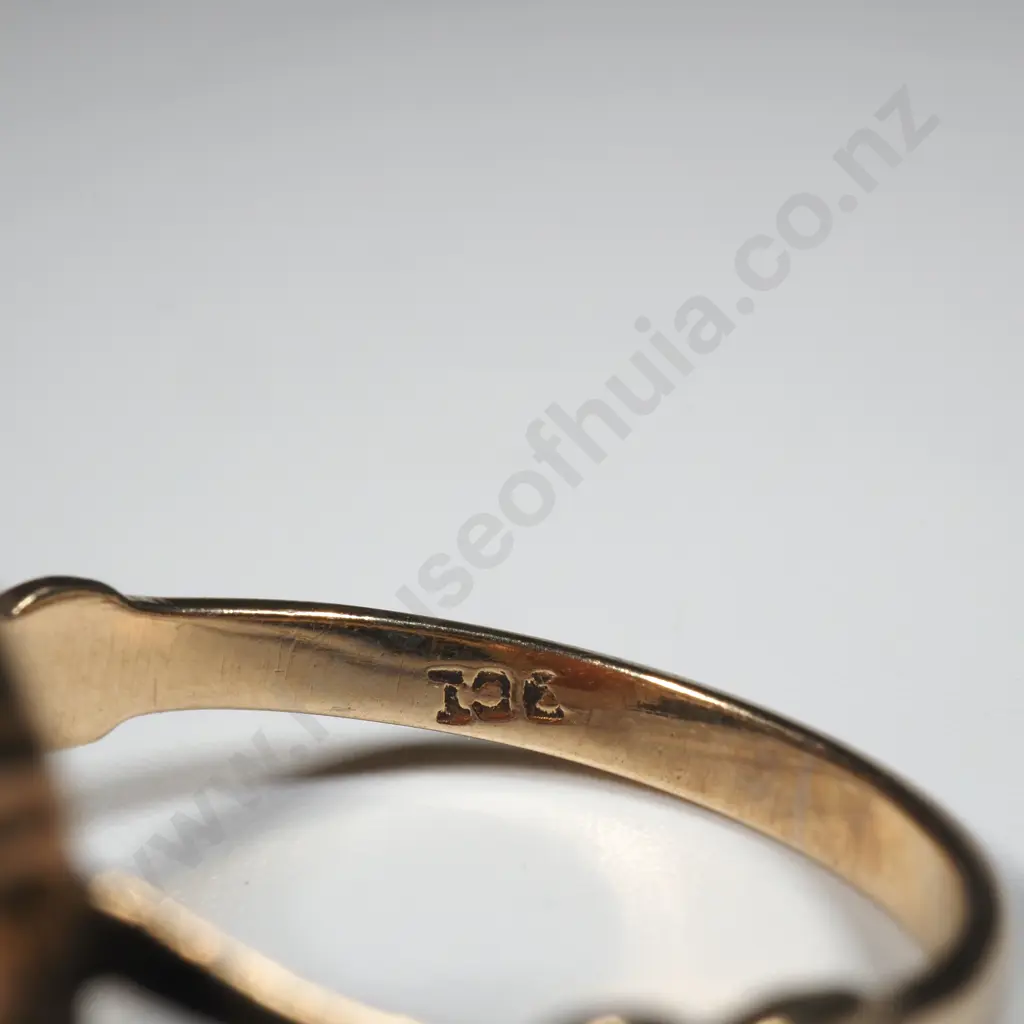 9ct Gold Cameo Ring Image 1++