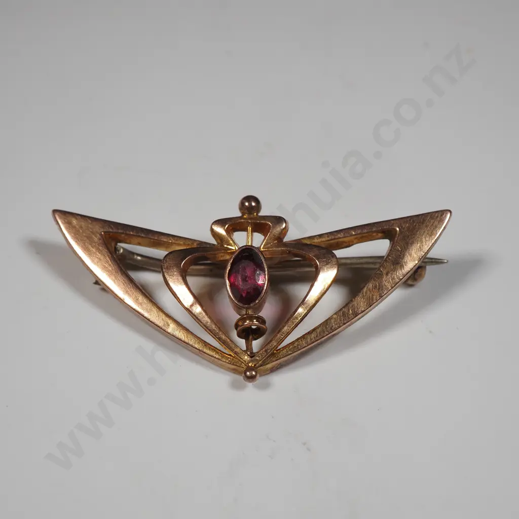 Cased Art Deco 9ct Gold Brooch Image 1++