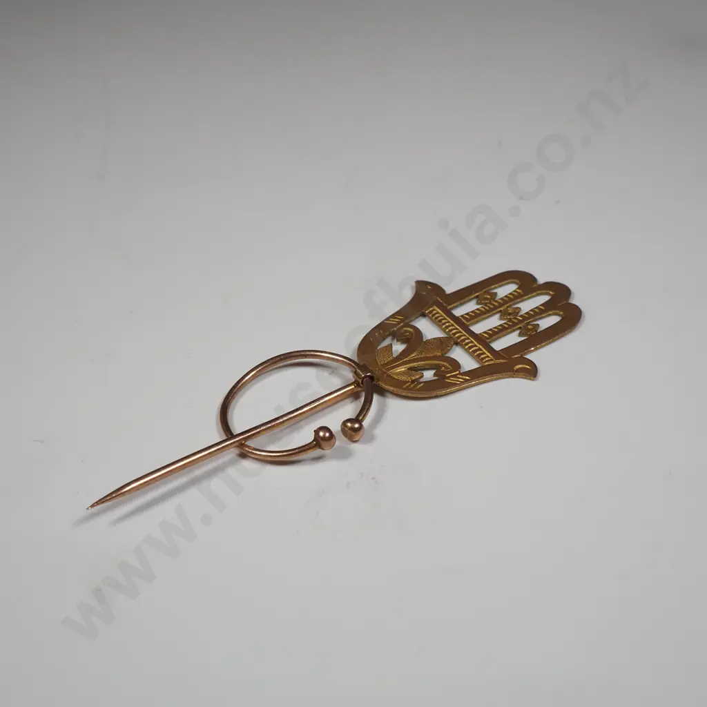 9ct Gold Hand Tie Pin Image 1++