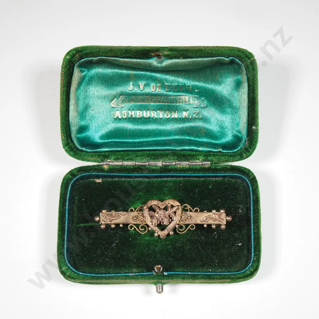 Antique 9ct Gold Heart & Flowers Bar Brooch  Image 1++