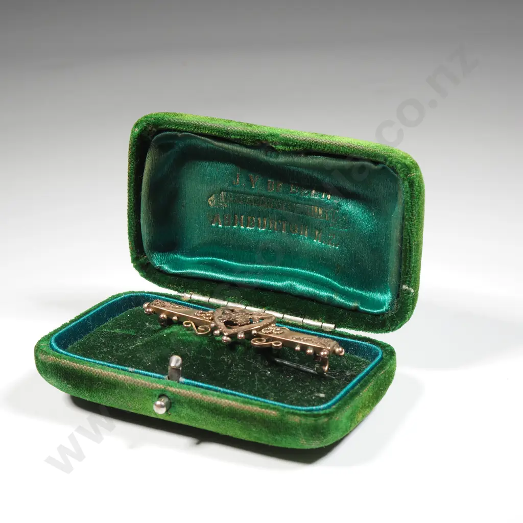 Antique 9ct Gold Heart & Flowers Bar Brooch  Image 1++