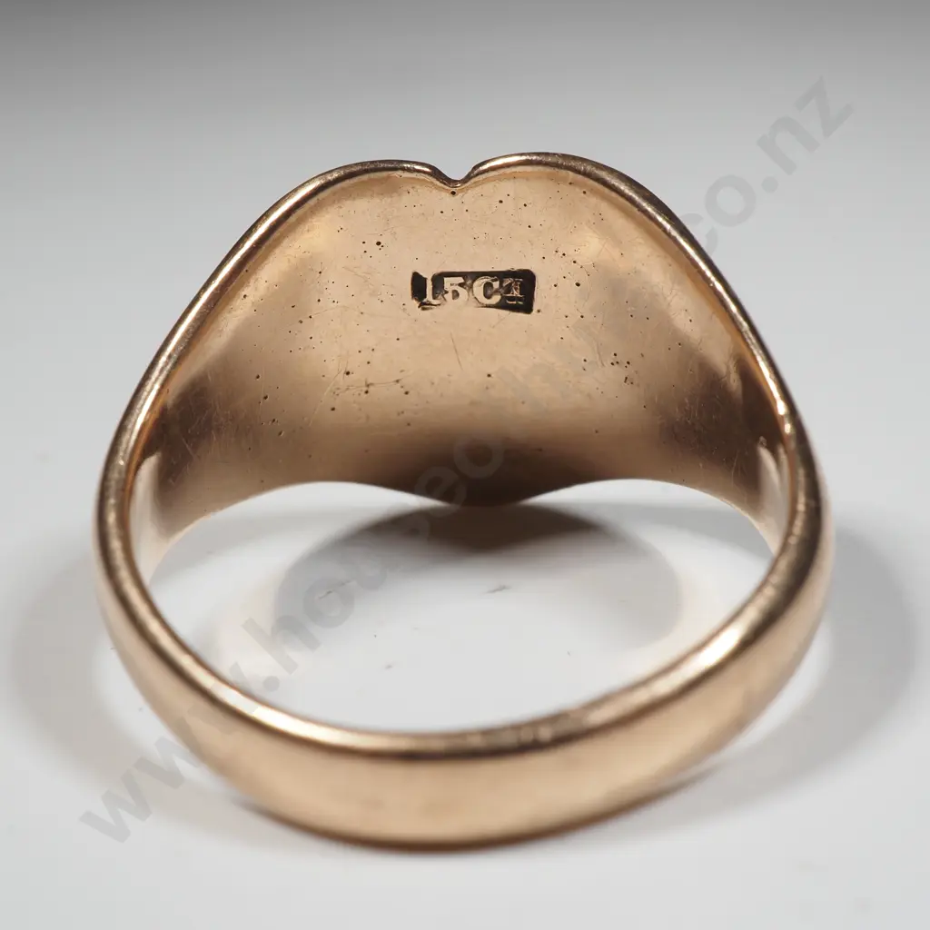 9ct Gold Heart Shaped Signet Ring Image 1++