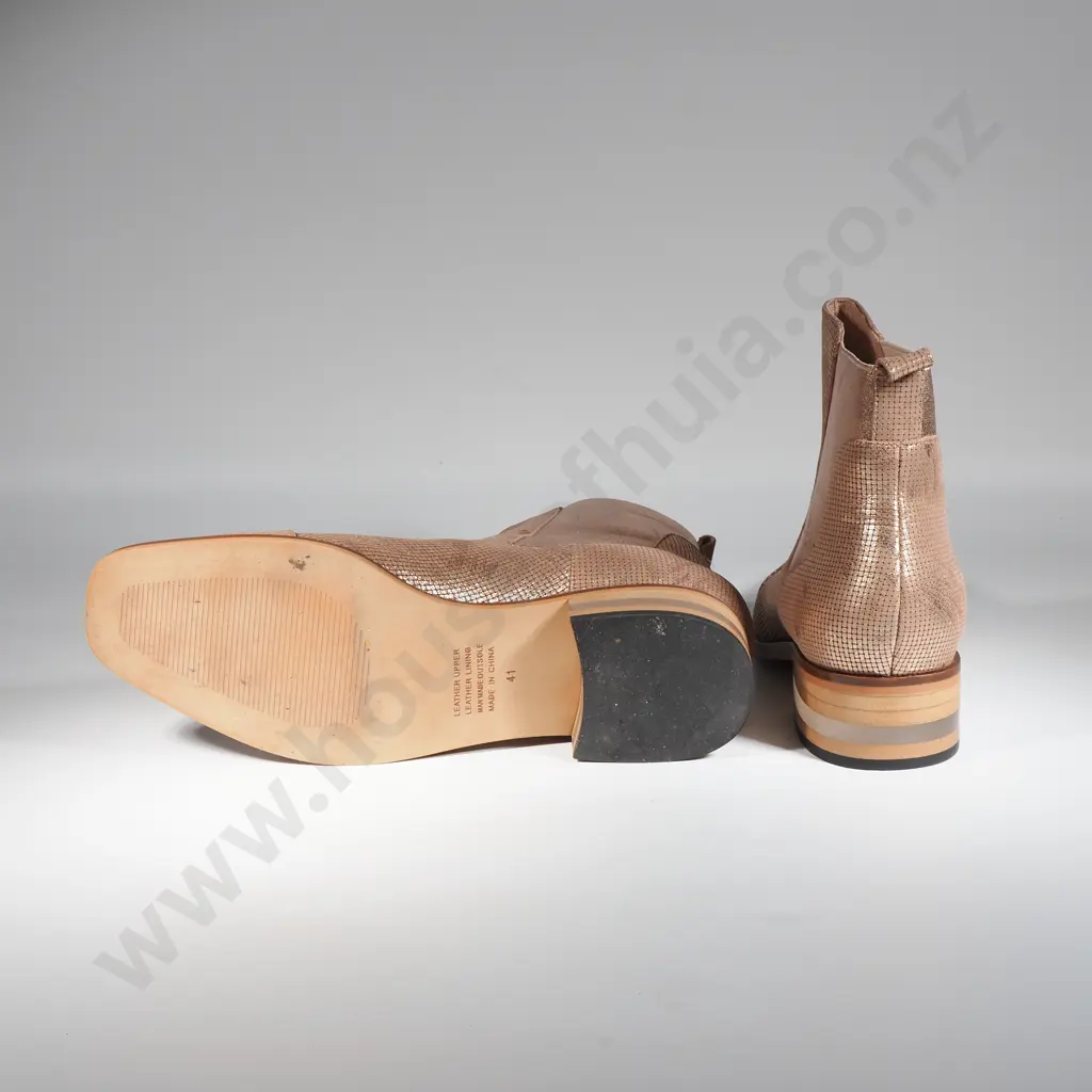 DJANGO & JULIETTE Rose Gold Cut Leather Boots (41) Image 1++