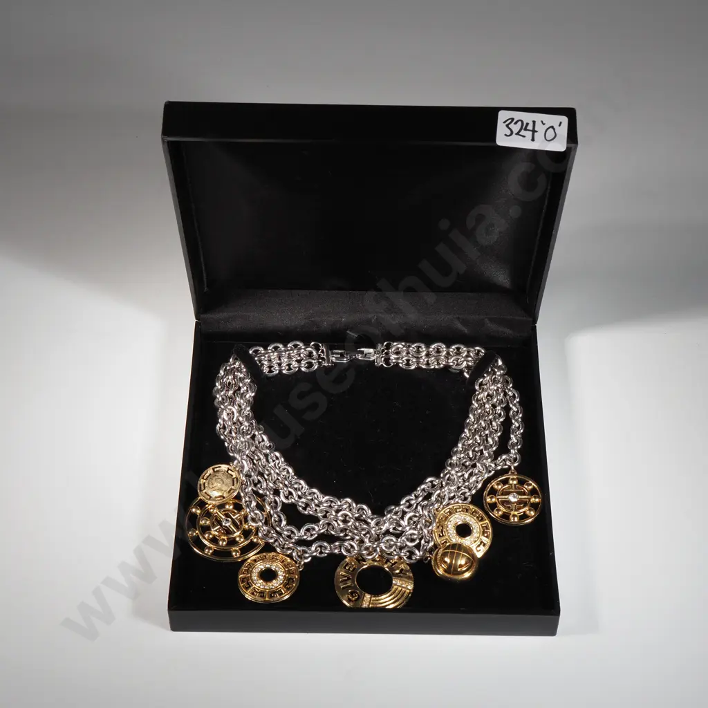 GIVENCHY Costume Necklace Image 1++
