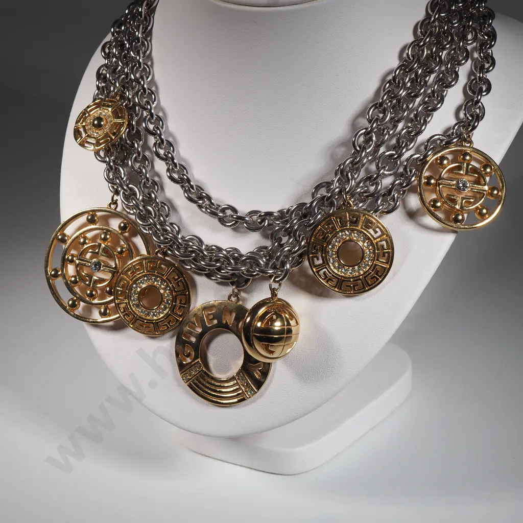 GIVENCHY Costume Necklace Image 1++
