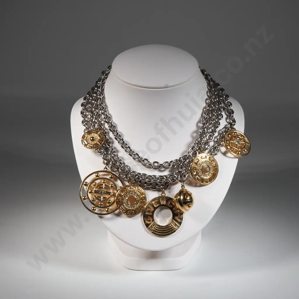 GIVENCHY Costume Necklace Image 1++