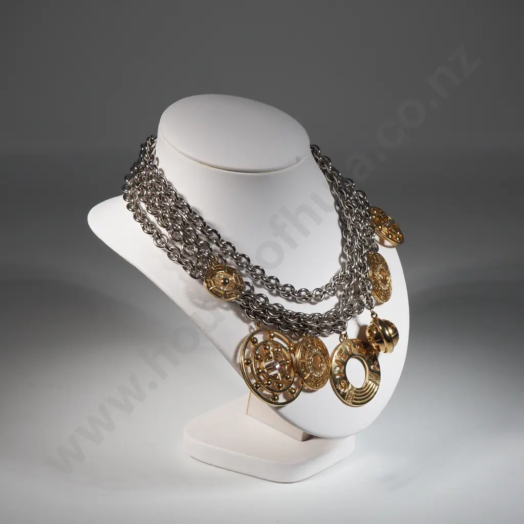 GIVENCHY Costume Necklace Image 1++