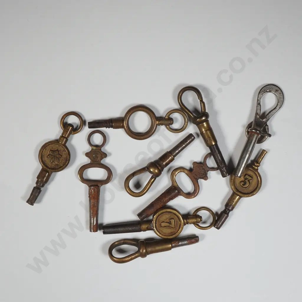 10 Antique Pocket Watch Keys Image 1++