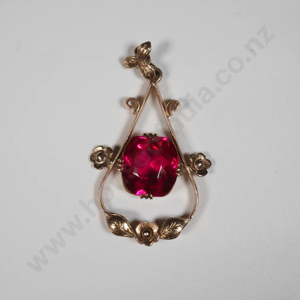 9ct Gold Pendant Image 1++