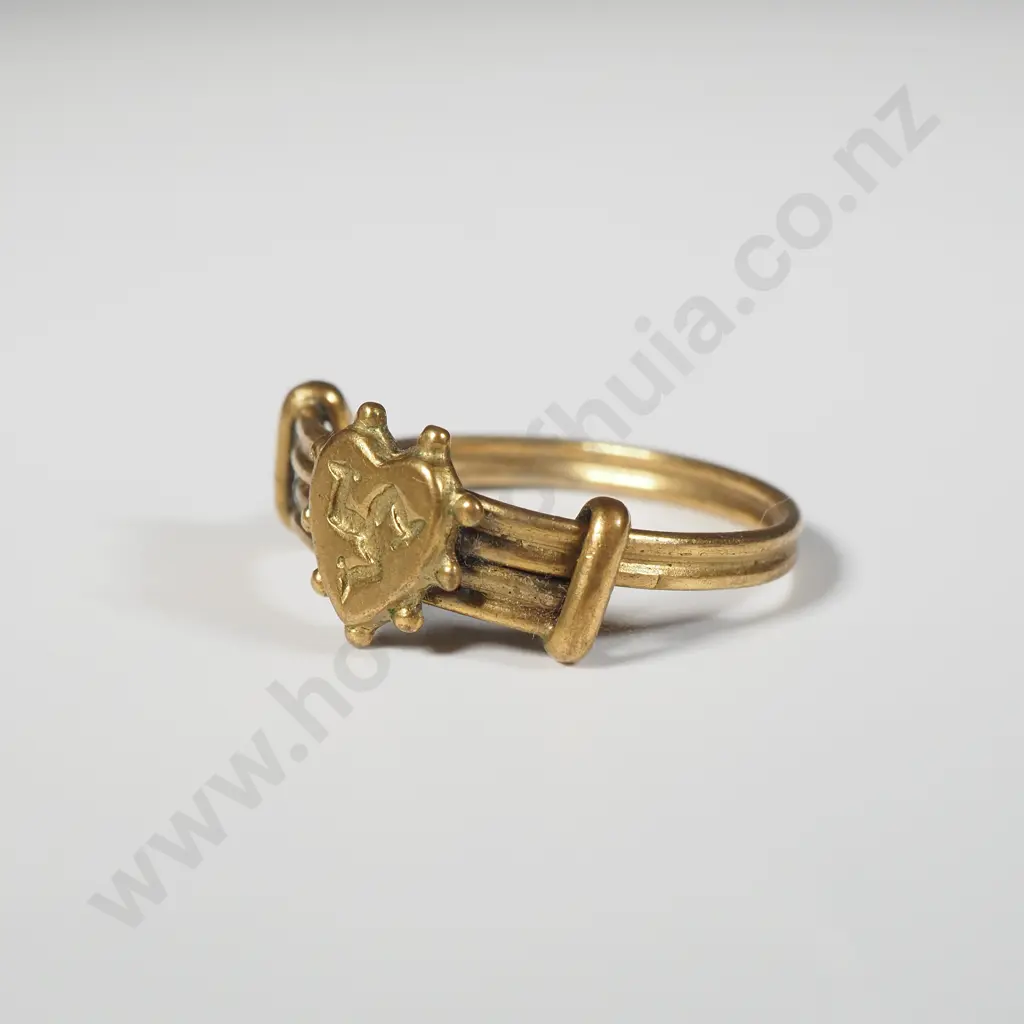 Vintage LImoges Oval Brooch With Brass Frame & A Isle Of Manx (Three Legs)  Brass Ring In Vintage Leather Box Image 1++