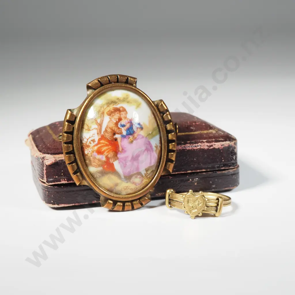 Vintage LImoges Oval Brooch With Brass Frame & A Isle Of Manx (Three Legs)  Brass Ring In Vintage Leather Box Image 1++