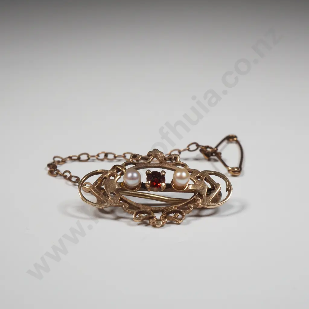 9ct Gold Brooch Image 1++