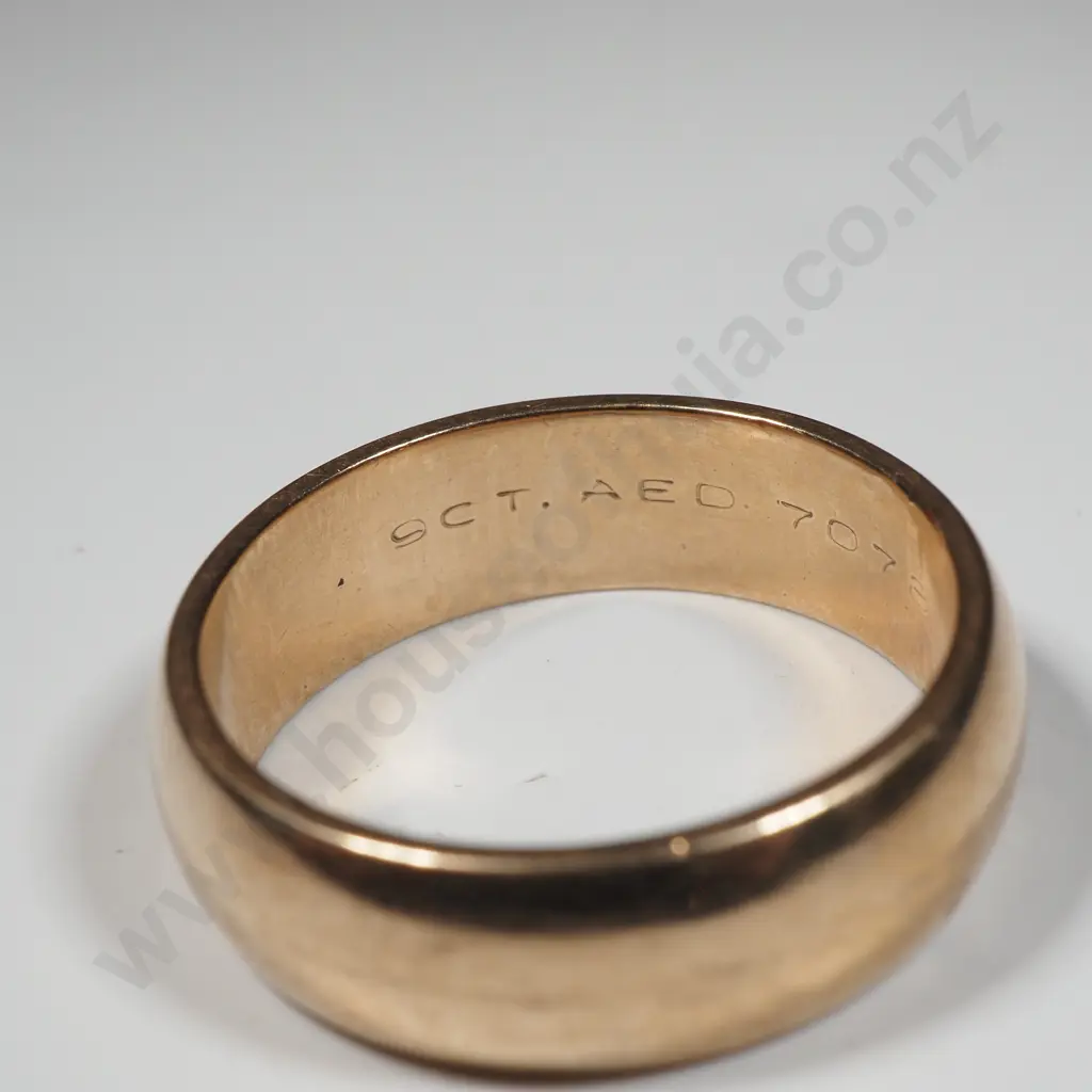 9ct Gold Wedding Band Image 1++
