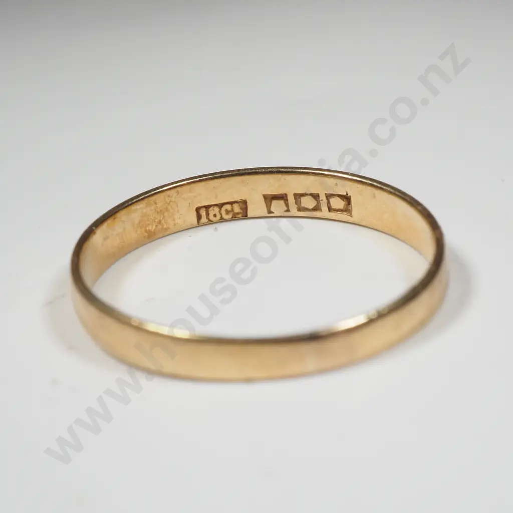 18ct Gold Ring Image 1++