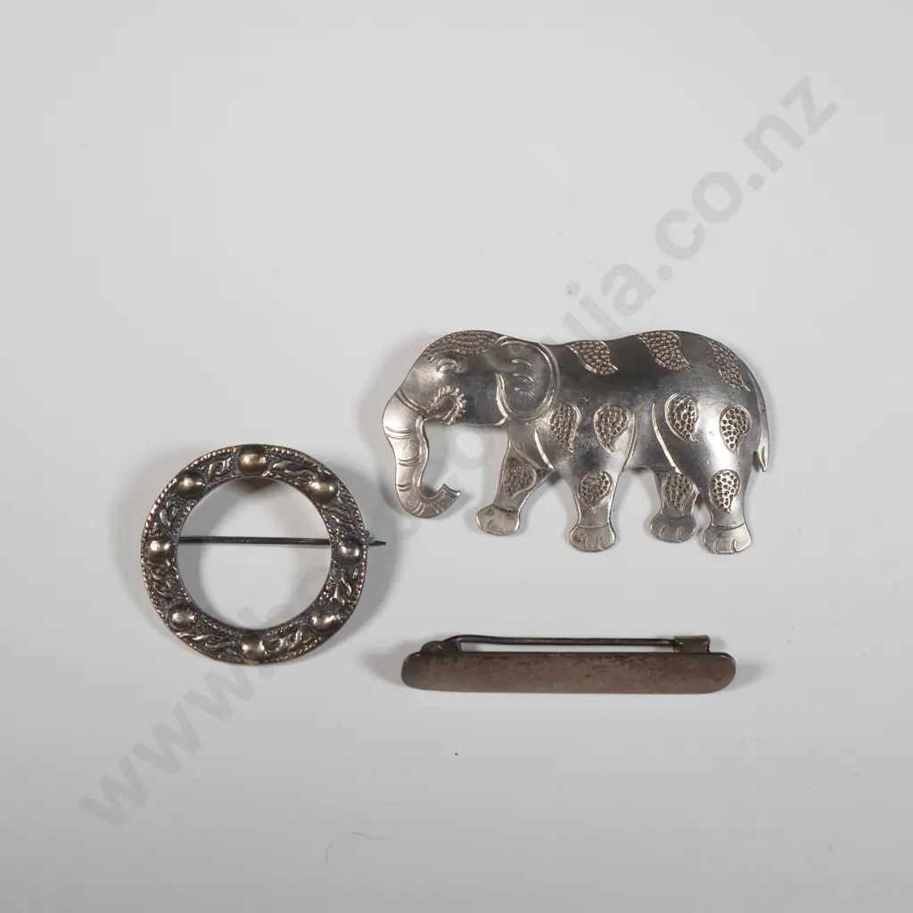 Three Sterling Silver Brooches. An Elephant Brooch, A Celtic Style Brooch & A Bar Brooch  Image 1++