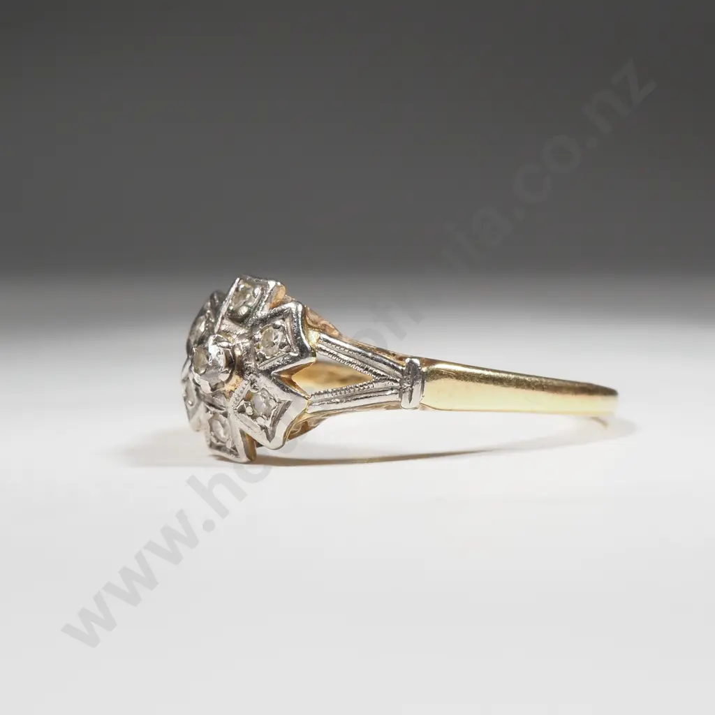 18ct Gold Ring Image 1++